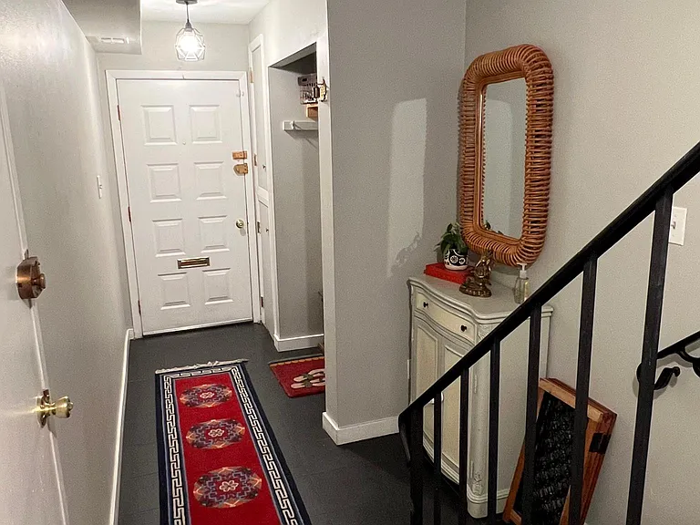 2610 Parrish St — Photo 6