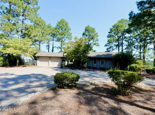 1370 Valley View Rd, Southern Pines, NC 28387
