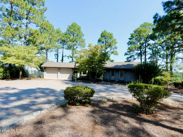 1370 Valley View Road, Southern Pines, NC 28387