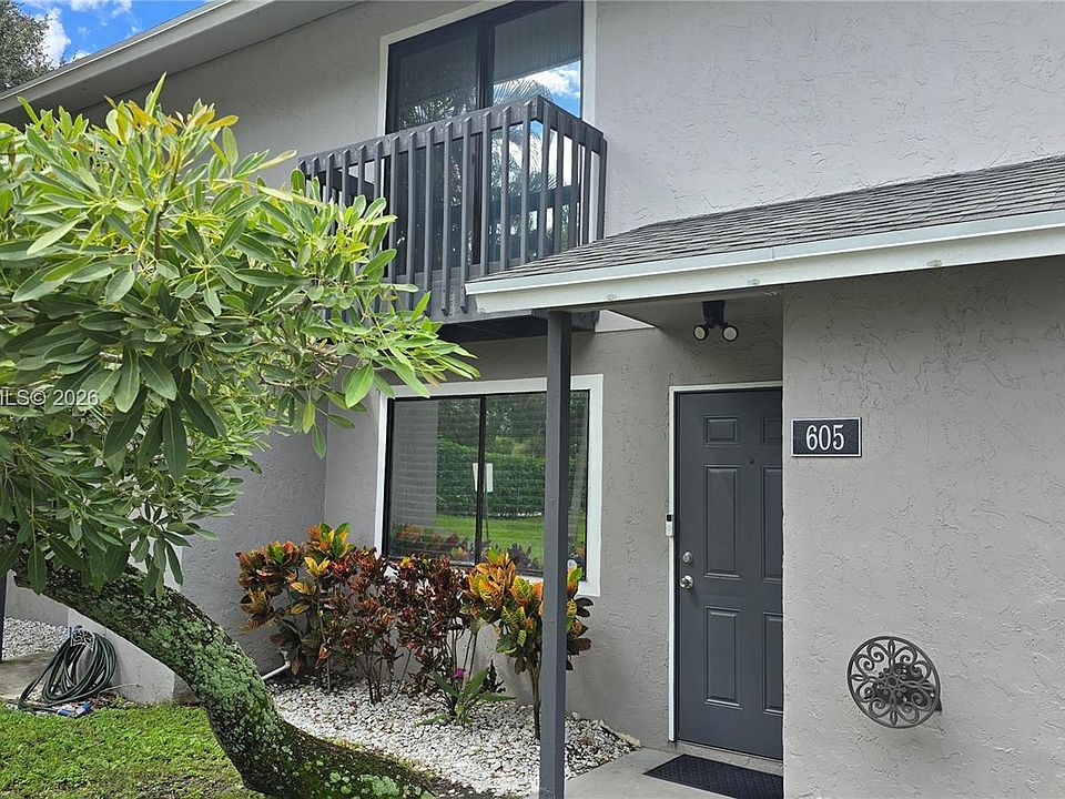 2nd image of 605 Riverside Dr