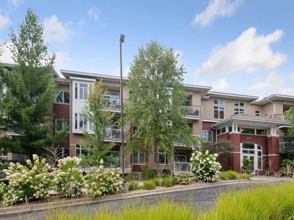 408 Parkers Lake Rd APT 301, Wayzata, MN 55391