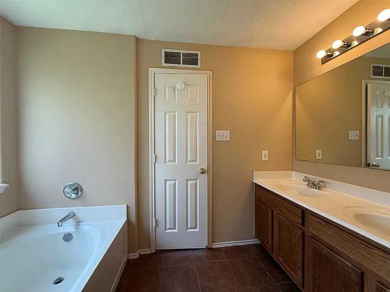 2623 Marble Manor Ln — Photo 20