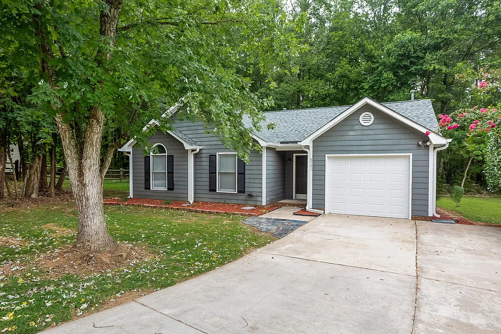 3 bed, 2.0 bath, 1390 sqft, $1,930 — Photo 1