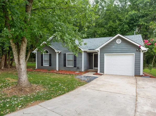 8731 Hornwood Ct, Charlotte, NC 28215
