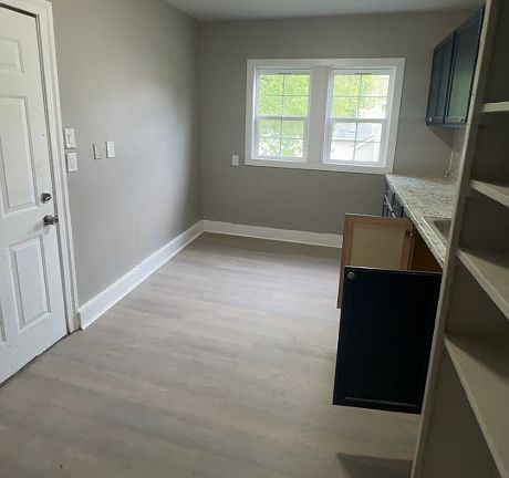 2nd image of 176-78 W Calthrop Ave W #1