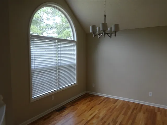 4 bed, 2.5 bath, 1474 sqft, $2,155 — Photo 4