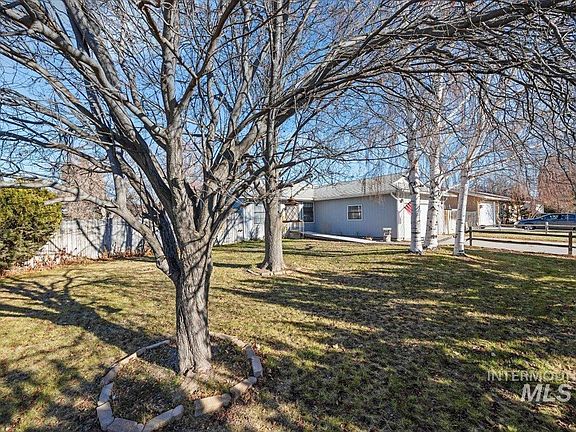 3rd image of 1198 Park Meadows Dr