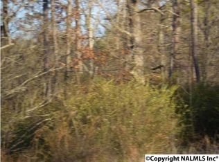 1615 Walden Dr, Gadsden, AL 35907