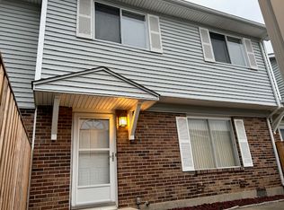 11 Scarlet Hawthorn Pl #11, Woodridge, IL 60517