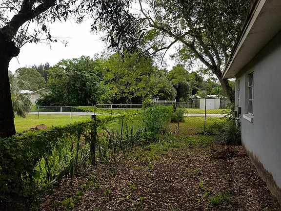 5th image of 257 Whittier Ave