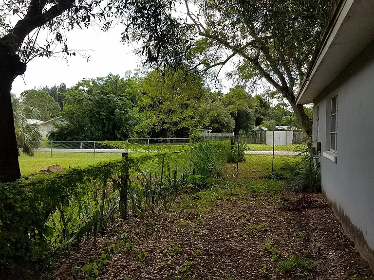 257 Whittier Ave — Photo 5