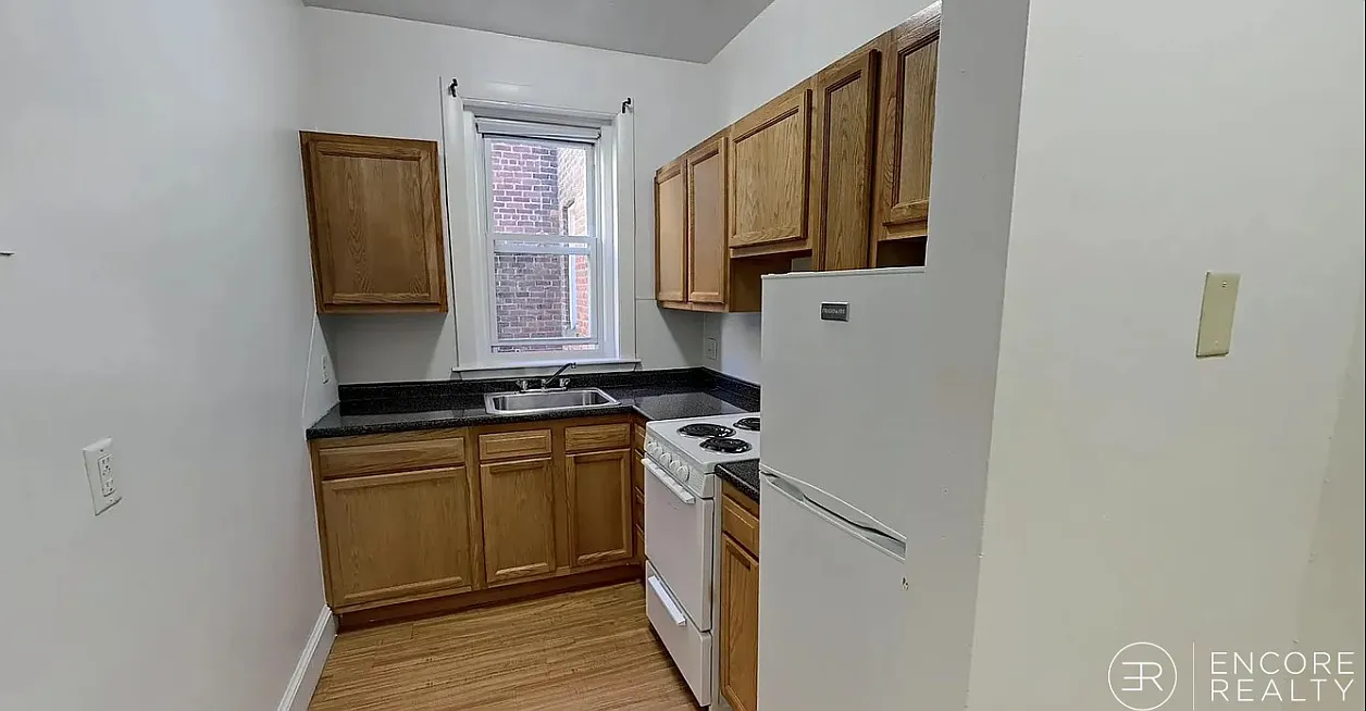 2 bed, 999 sqft, $2,975 — Photo 1