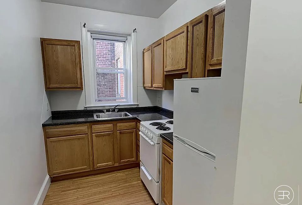 1st image of 1572 Beacon St #1