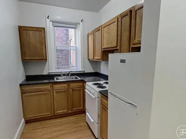1572 Beacon St #1, Brookline, MA 02446
