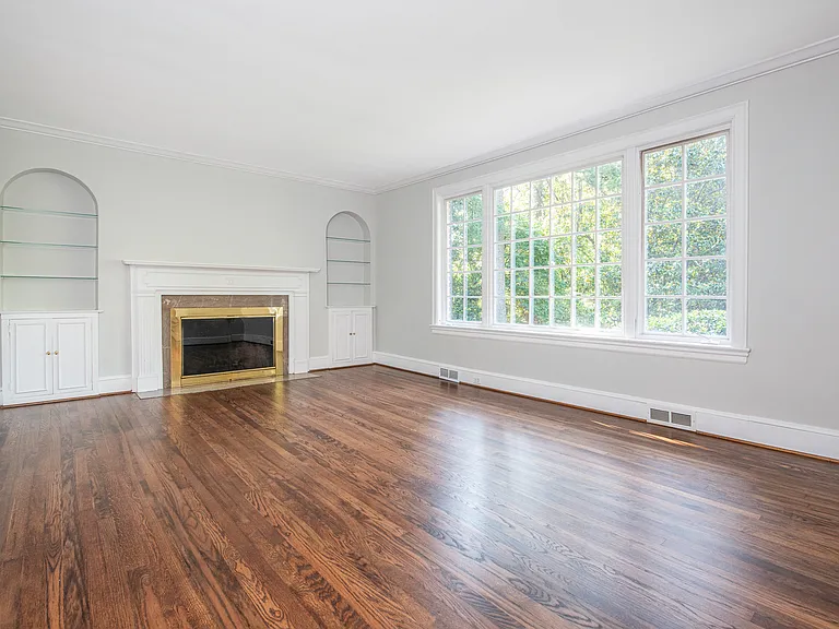 4001 Churchill Rd — Photo 4