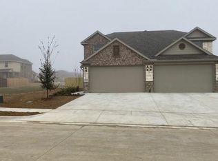 5000 Villas Dr, Sanger, TX 76266