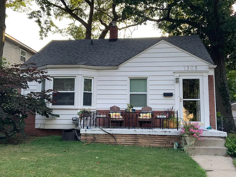 Front Yard Close View