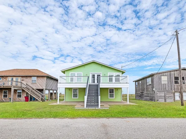 453 Beachfront Dr, Matagorda, TX 77457