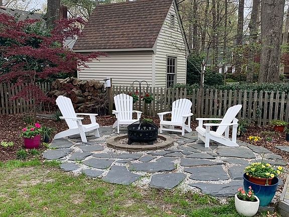 3rd image of 709 Pinecliffe Dr