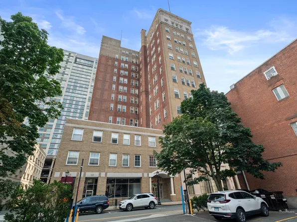 124 Court Street #805, New Haven, CT 06511