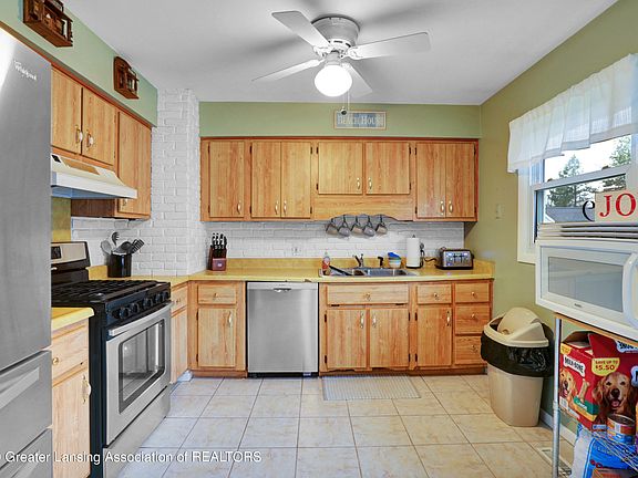 3rd image of 1895 Kimberly Dr