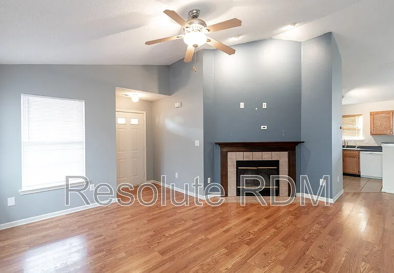 11968 Locus Ln — Photo 8