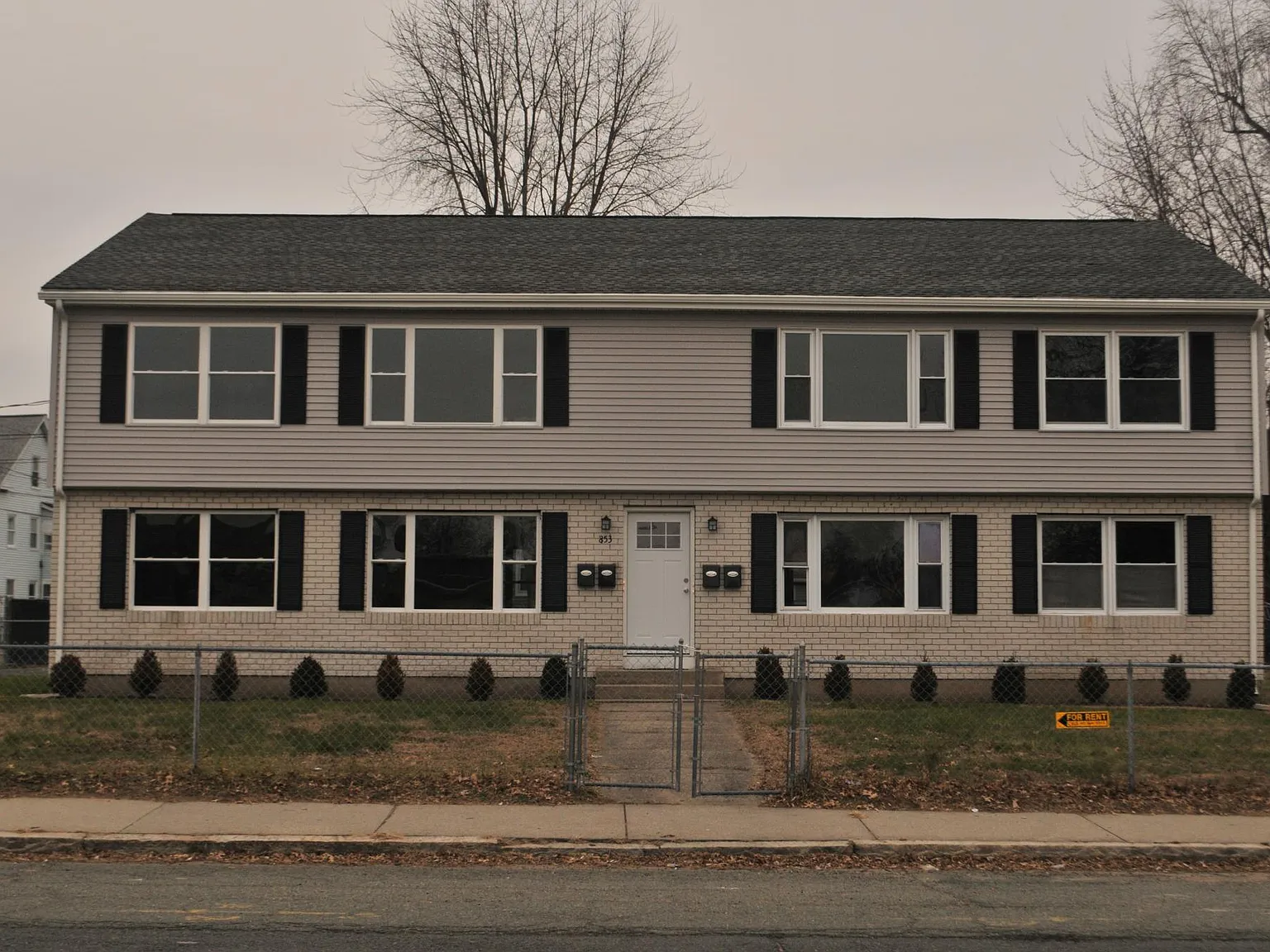 2 bed, 940 sqft, $1,650 — Photo 1