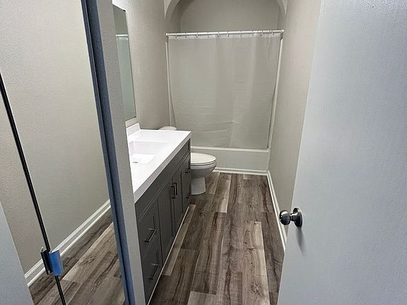 3rd image of 208-212 S Minnesota Ave #208