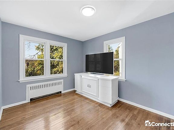 4th image of 104 Washington Ave #N