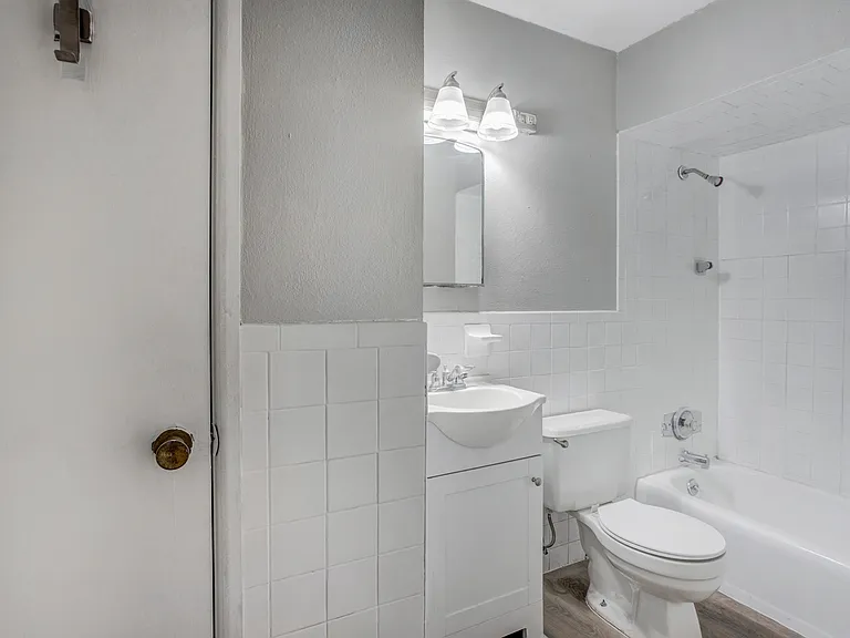 3003 Laclede Station Rd #A — Photo 2