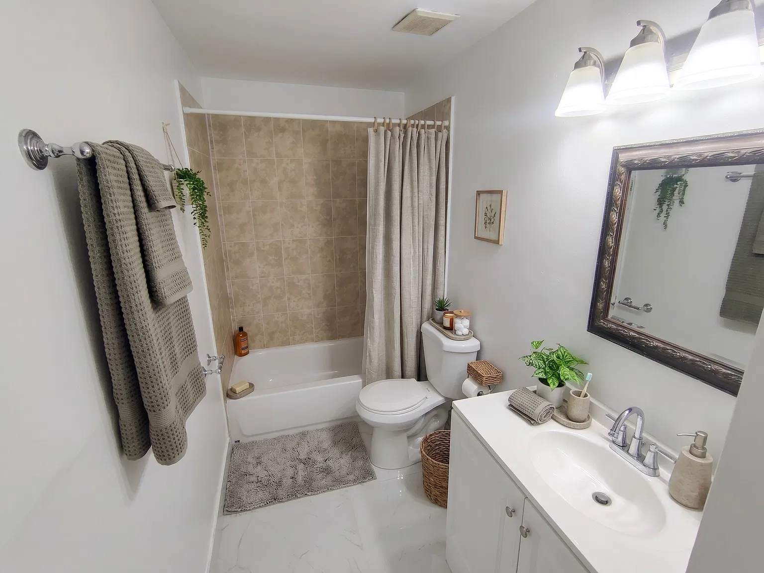 2 bed, 1020 sqft, $2,000 — Photo 3