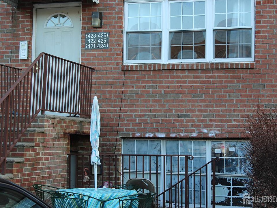1st image of 421 College Dr