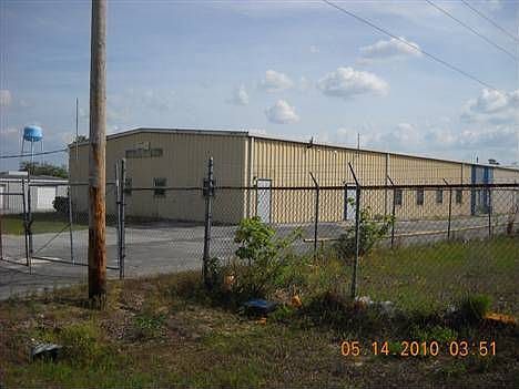 1st image of 9 Oak Dr