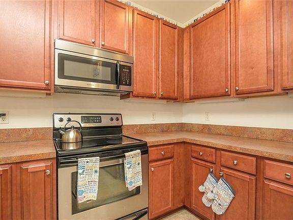3rd image of 908 Southmoor Dr Unit 304