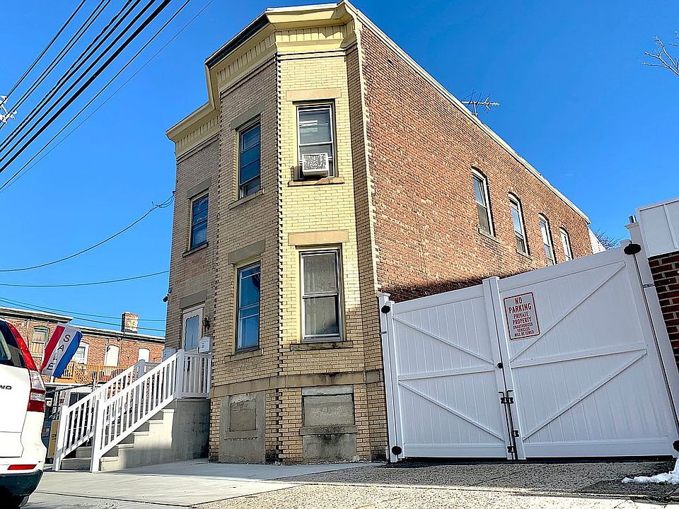 1st image of 485 E 22nd St