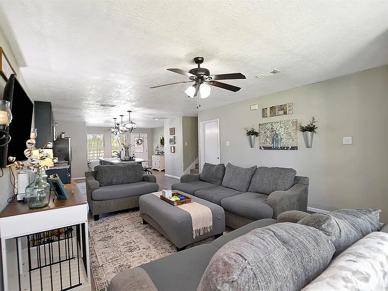 25401 Hunting Trl — Photo 11