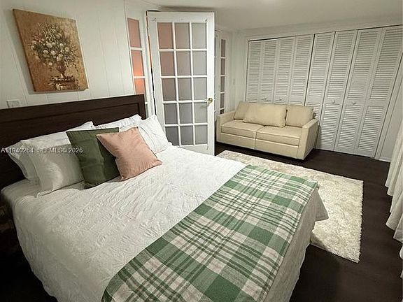 5th image of 2036 NE 1st Ave #2
