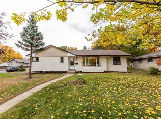 5981 5th St NE, Fridley, MN 55432