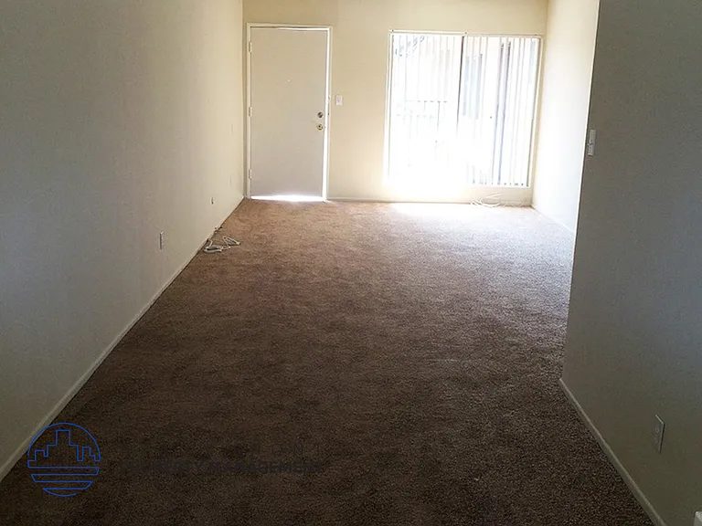 924 Larch St — Photo 5