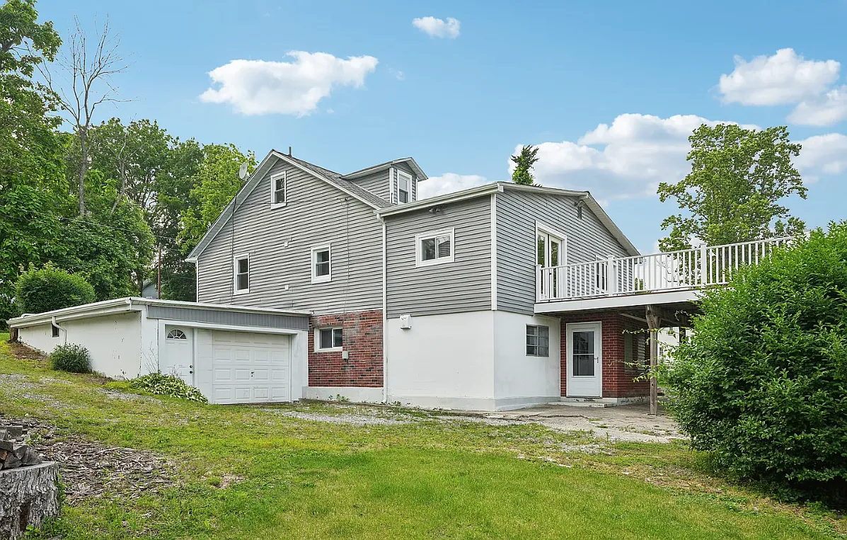 4 bed, $2,950 — Photo 2