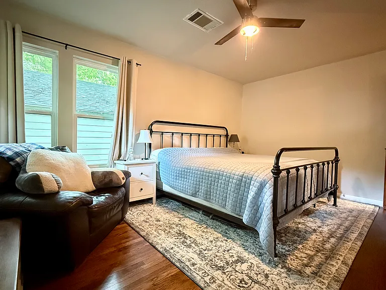 1009 Denton St — Photo 26