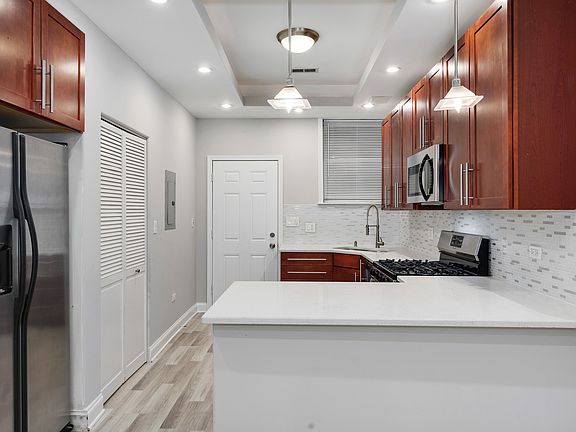 2nd image of 7078 N Wolcott Ave APT G