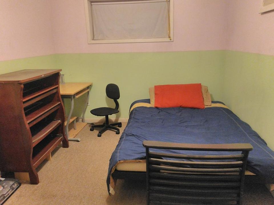 2nd image of 863 Castle Hill Ave #1