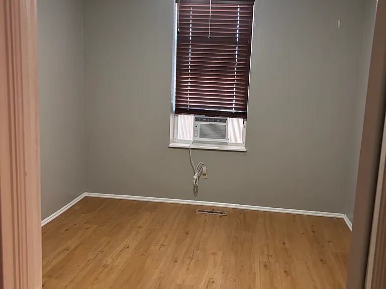 4072 Erie St #1 — Photo 5