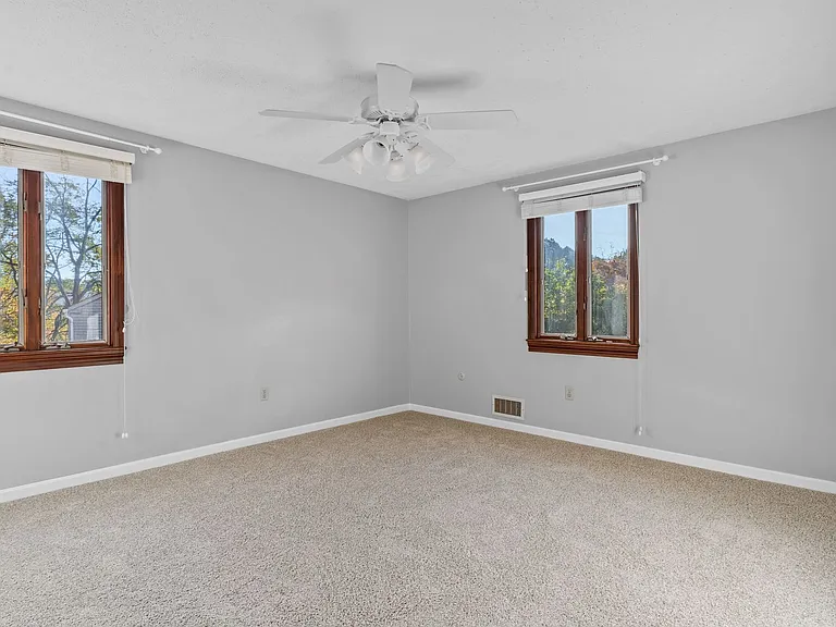 104 Erin Ct — Photo 22