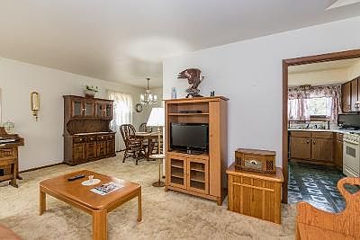 5th image of 531 Willow Ct