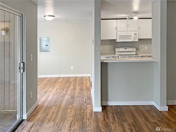 5th image of 4601 SW 320th St Unit J-3