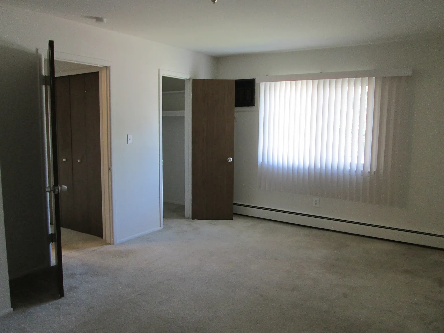 Eastlake Apartments — Photo 4