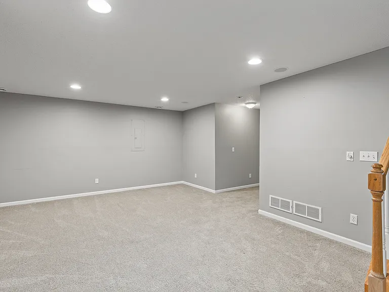 15734 Porchlight Ln — Photo 32