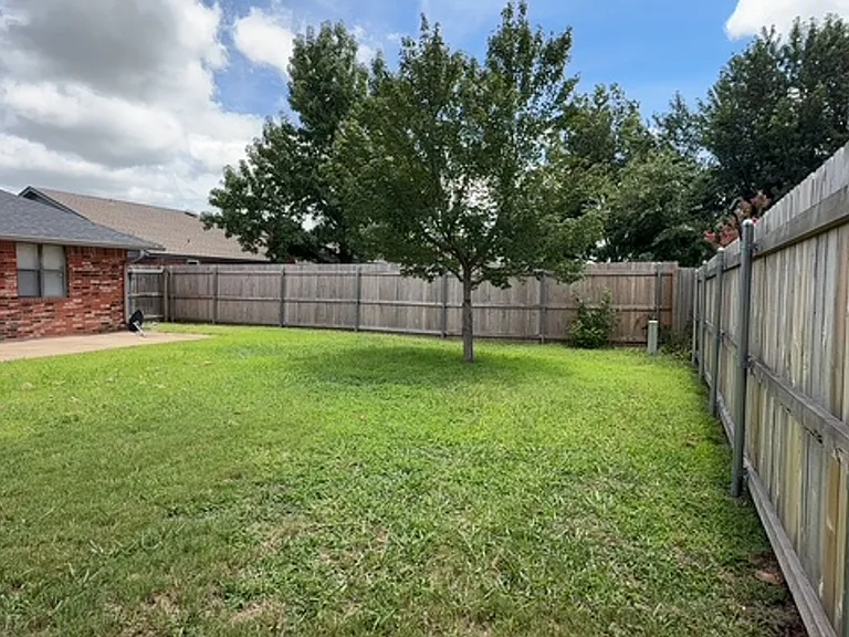 13233 Eastridge Dr — Photo 5